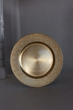 Plato base dorado
